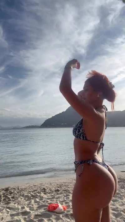 Laura Gomes (Influencer) - laurgmzz 