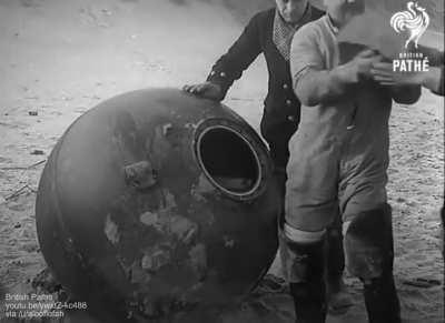 How to defuse a naval mine