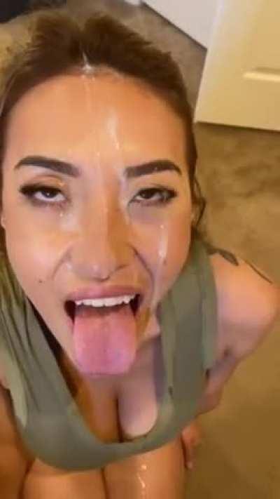 Asian Girlfriend taking huge Facial