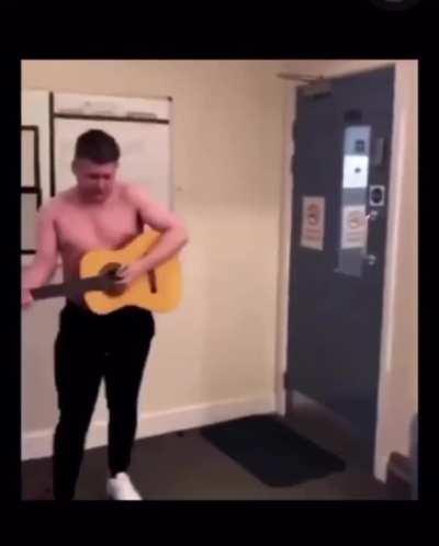 Drunk Guy Jams out