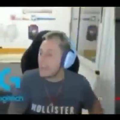 Cristian ya viste? Te bardeo momo