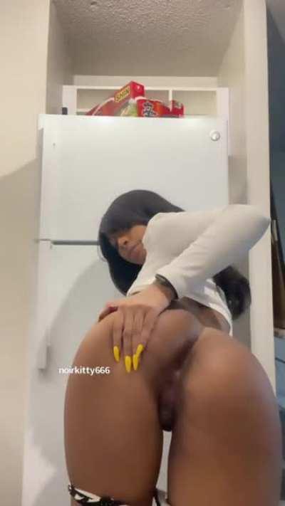 happy sunday! spend the day worshiping and devouring my holes