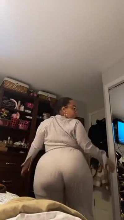 Too Loud Challenge 🍑👏