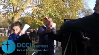 women get brutally smacked for showing cartoons of the mohammed