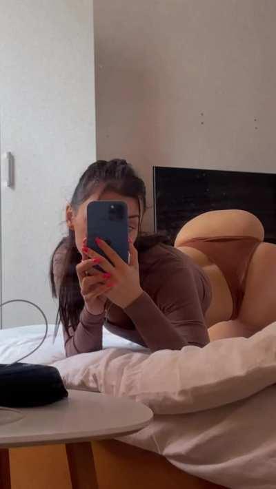 Can‘t decide between shy and naughty 😏