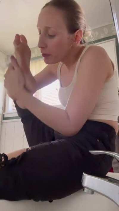 I made him jerk off in the shower 💦🤭