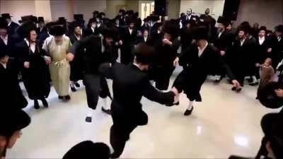 (126/124) Jewish Humps (Jewish Dance/Black Eyed Peas)