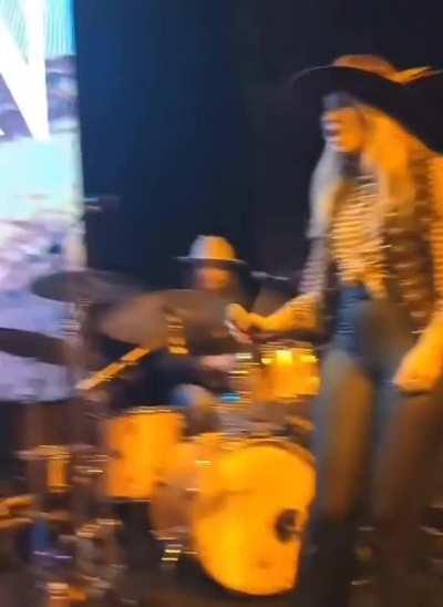 How could you not look at it!? 🫣