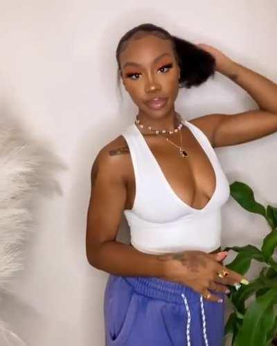 “One time for the 4c Gorls .” SZA via Instagram.