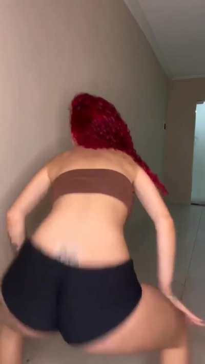 Alguém tem mais vídeos dela ou sabe onde posso encontrar mais? Maria Clara @morangox.007