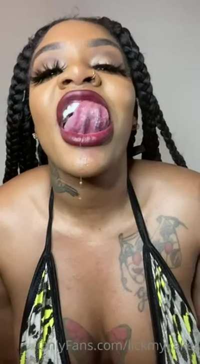 😜👄😜
