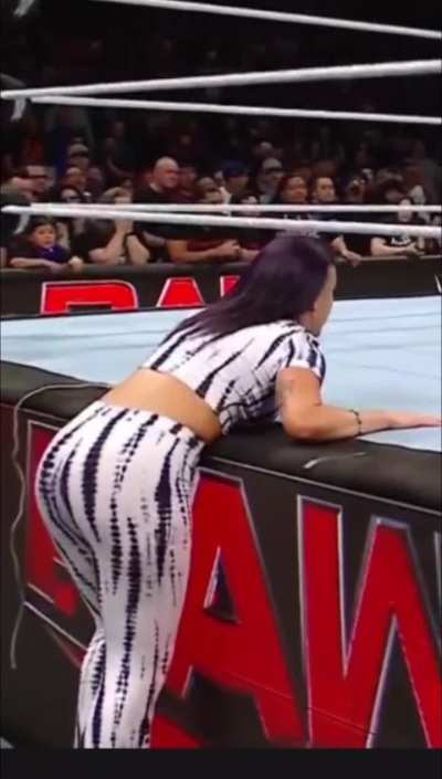 Bayley from tonight's raw