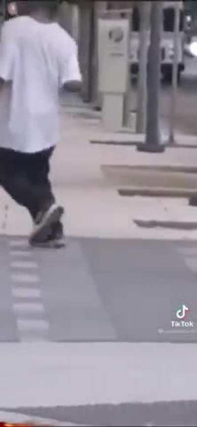 Now i know why addicts are often very skinny, not only do they not eat, they also do squats!