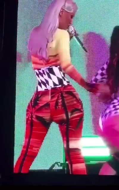 Iggy Azalea’s ass is instant viagra for me