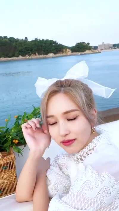 201218 - Gorgeous Mina