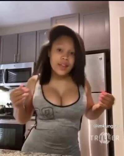 Titties ready to bust out🤤🤤