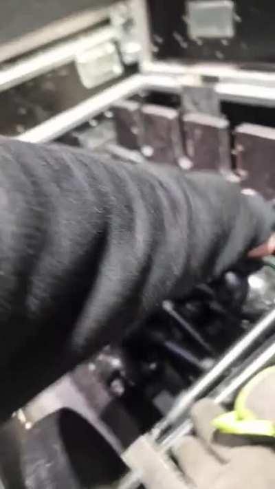 I accidentally found this satisfying sound while working