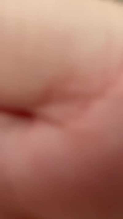 Can this natural English rose jingle your bells this Christmas? 🎄 