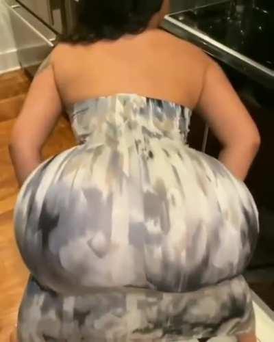 Some slow mo booty 🌊