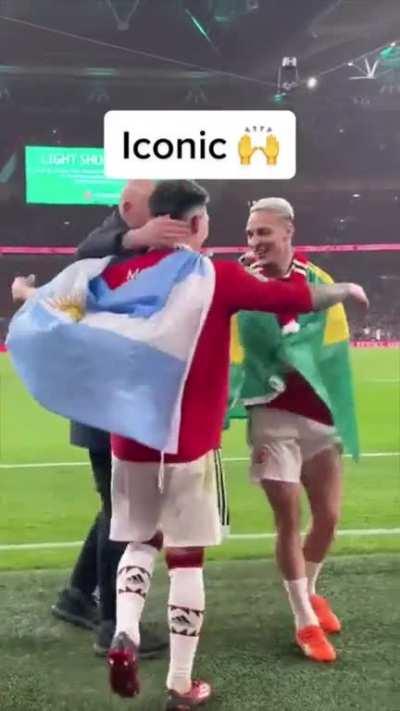 [Alternate front angle] Ten Hag dancing with Antony and Martinez