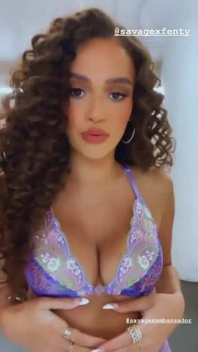 Madison Pettis SavageX (Apr. 21) (video 1)