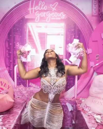 I'm used to the nose now she a bad bxtch again to me