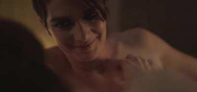 Carrie Brownstein and Gaby Hoffmann in Transparent