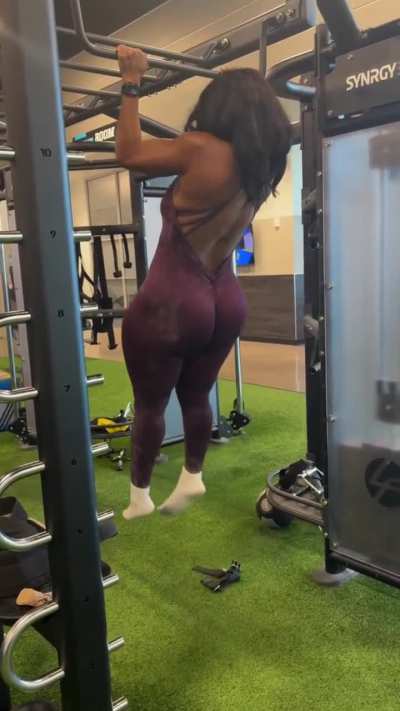 Pull-ups with all that package is crazy [Tink]