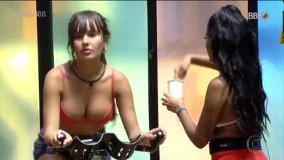 Thais BBB21 - slow motion