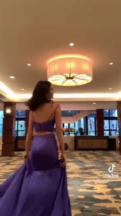 She don’t even have to try and I’m down bad🥴