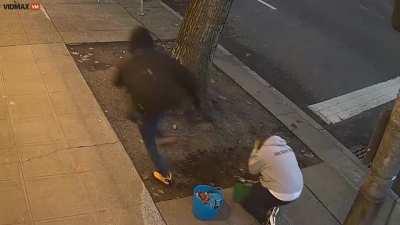 Man kicked two random women in the head just one day apart in Seattle. Police is still looking for him.