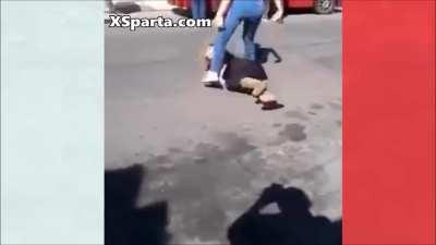 One of the most brutal girl fights ever