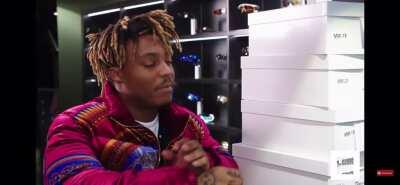 My man said “broke n*gga alert”