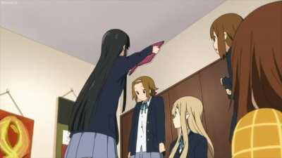 Look at this [K-ON!!]