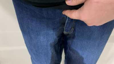 29 [M4F] Phoenix, Az Uncut pee play!!