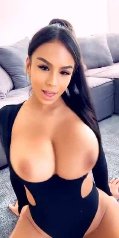 autumn bouncing her massive boobs