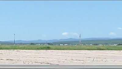 Un avión IA-63 Pampa ejecutó un aterrizaje de emergencia en la pista de la Escuela de Aviación Militar en Córdoba