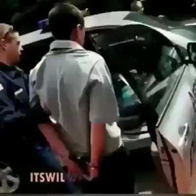 Não precisa dar upvolt até porque esse meme nem é meu. Eu só queria saber que música é essa que toca de fundo.