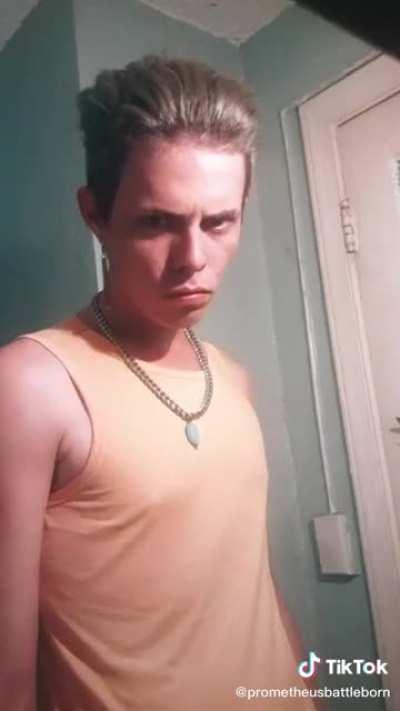 I don't know about you girls, but nothing gets my bussy wetter than absolutely zero muscle definition