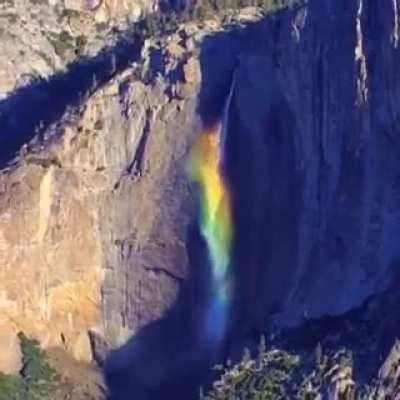 Rainbow Waterfall (Yosemite National Park)