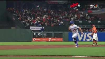 [Highlight] Albert Pujols turns on the burners to tag up from second to third in extra innings
