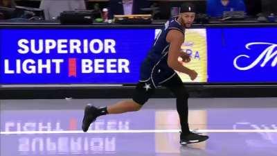 [Highlight] Jaylen Brown turnovers the ball and 6'2'' Cole Anthony with a one-handed alley oop dunk off a pass by Franz Wagner at the other end (With a replay). Jaylen Brown gets a tech soon after.