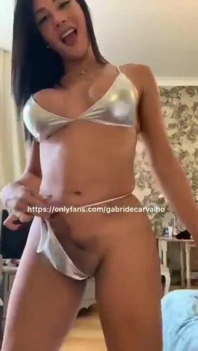 Too big for her panties. Gabriella de Carvalho's sensual dance (gif)