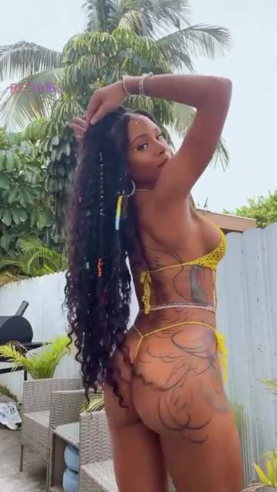 Yellow bikini @cherimiamour