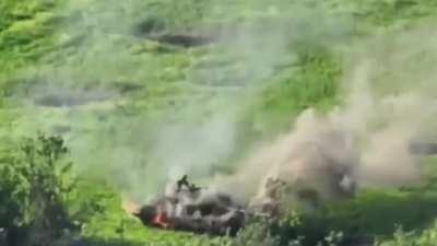 Russian T-80 destroyed by Ukrainian FPV kamikaze drones