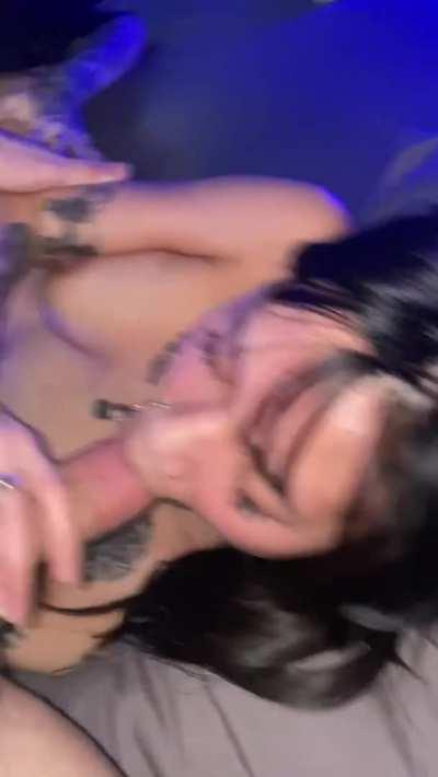 Real friends help each other cum, and Tia is an amazing friend 😉 Going to be shooting with her again next, can’t wait to make hours and hours of new content for all of you 🔥🔥 🖤