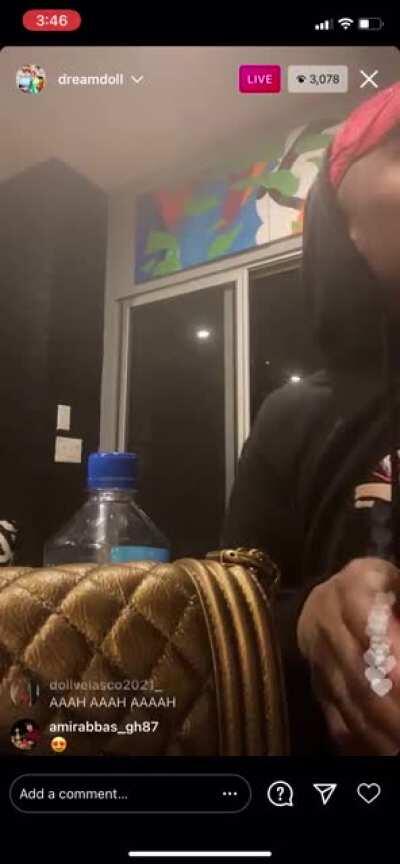 Full video of her making it clap on live at 3 AM