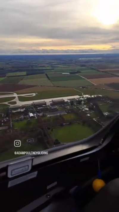 We're flying, but we're not moving. 50kts indicated airspeed, 0kts ground speed, in a glider.