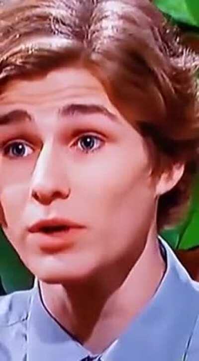 Espero que uno mis memes salgan en el video del viejas :(