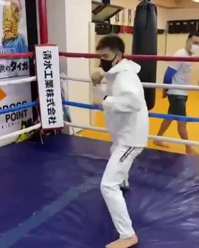 Kuriaki Shogo Shadowboxing
